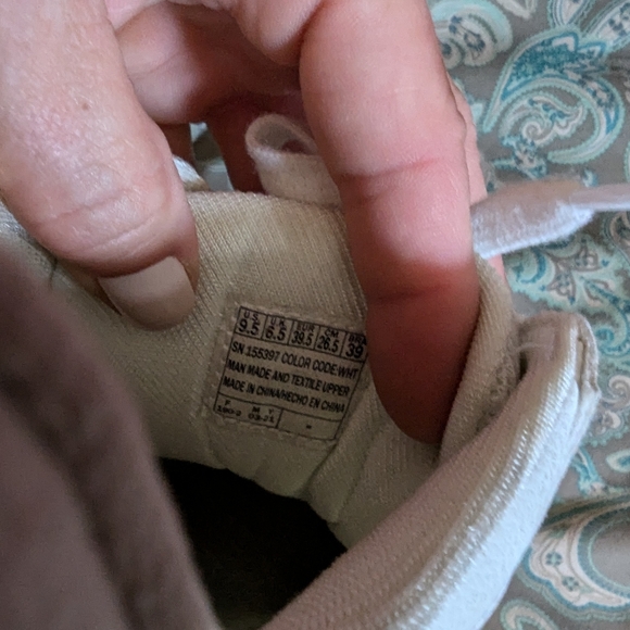 Sketcher's Women's Platform Sneakers in white and beige - Picture 6 of 7